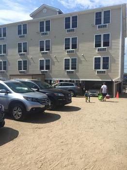 Misquamicut Front Motel